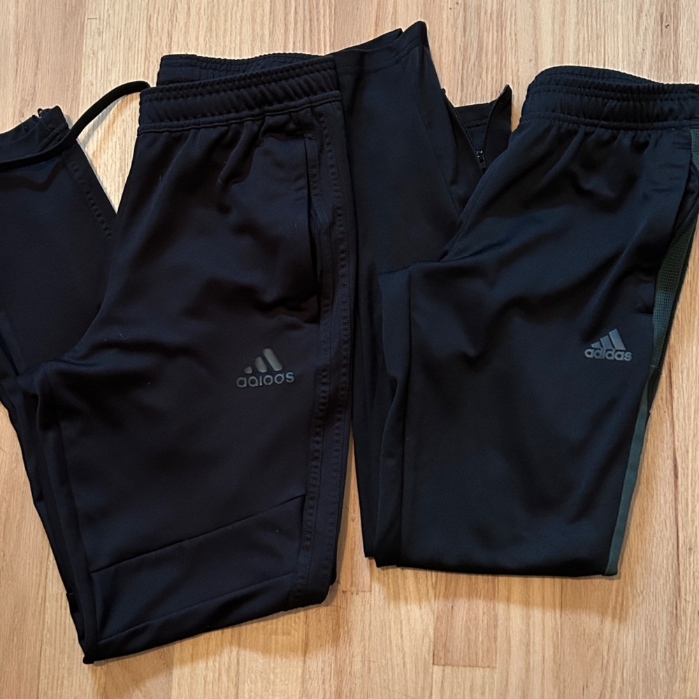 2️⃣ Adidas Pants